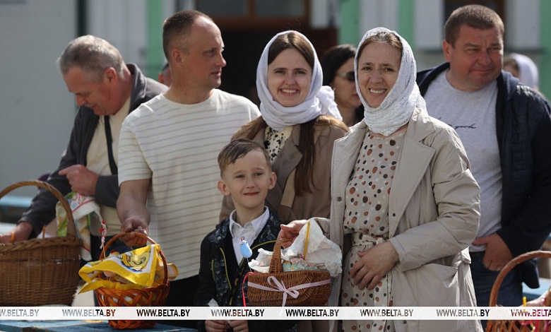 Лукашенко поздравил христиан Беларуси со светлым праздником Пасхи