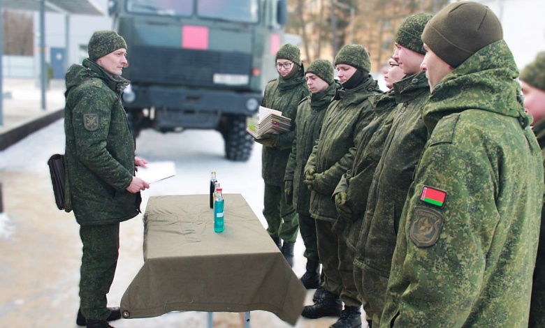 Единый день безопасности военной службы провели в Лунинецком районе