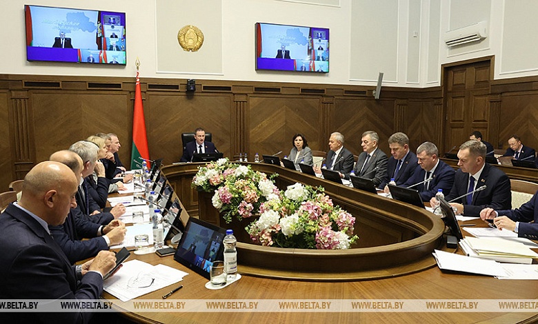 Сверить часы и обсудить ход подготовки. Турчин провел заседание оргкомитета ВНС