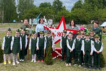 Дошколята в Лунинецком районе посадили Памятную аллею в честь 80-летия Победы