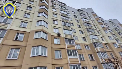 Мальчик выпал из окна шестого этажа в Минске. Он погиб