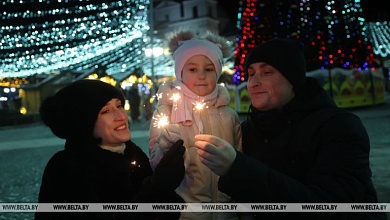 Теперь официально. Лукашенко подписал указ №1 об объявлении Года белорусской женщины
