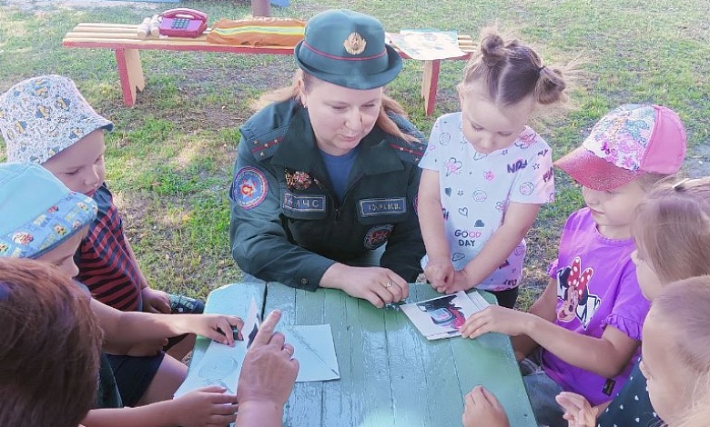 Спасатели проводят интерактивные занятия с дошколятами