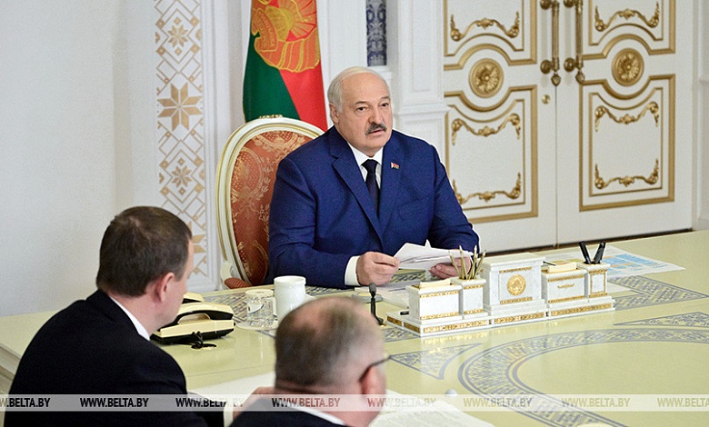 Должная отдача, ускорение и взгляд за горизонт. Чего Лукашенко требует от ученых и Академии наук