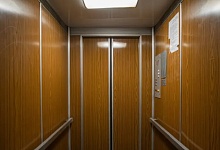 В Лунинецкой поликлинике заменят лифт. Неудобства - временные