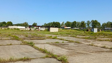 Топливозаправочный пункт и бетонные площадки возле него выставлены на торги в Лунинце