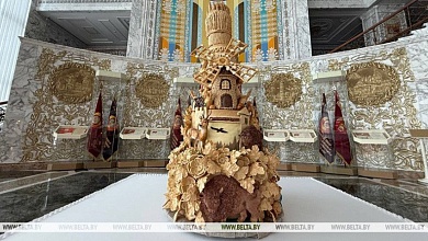 Хлеборобы Брестской области открыли коллекцию караваев во Дворце Независимости