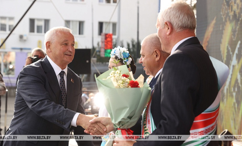 За результатом стоит большой человеческий труд. Хлеборобов Брестской области чествуют на "Дажынках" в Белоозерске