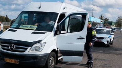 Госавтоинспекция проверяет маршрутки в Лунинецком районе