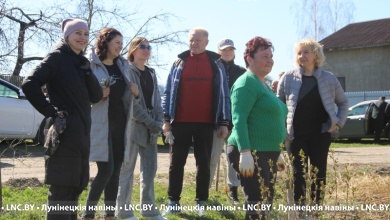 Жители Лунинца вместе взялись за благоустройство райцентра