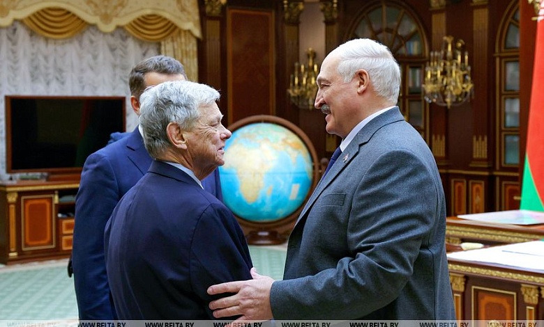 "Передайте Трампу!" // Лукашенко провёл встречу со спецпосланником США в Беларуси Джоном Коулом