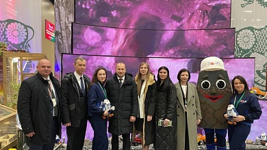 Делегаты ВНС от Лунинецкого района посетили выставку "Моя Беларусь"