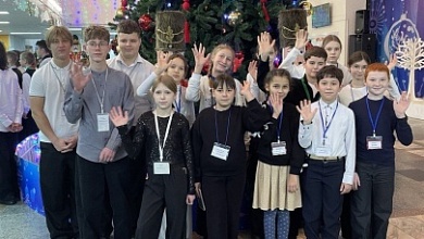 Лунинчане приняли участие в новогоднем представлении "Новый год и часолёт" в Бресте