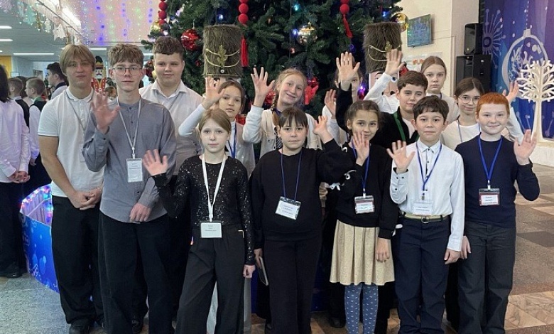 Лунинчане приняли участие в новогоднем представлении "Новый год и часолёт" в Бресте