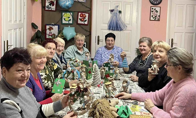 От всей души! Мастерская Деда Мороза открылась в Лунинце