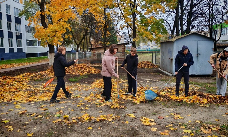Учреждения образования Микашевичей присоединились к республиканскому субботнику