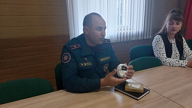 Спасатели проводят встречи с трудовыми коллективами предприятий Лунинецкого района