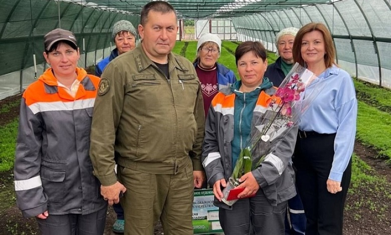 Наши люди! С юбилеем поздравляет Лунинецкий лесхоз 