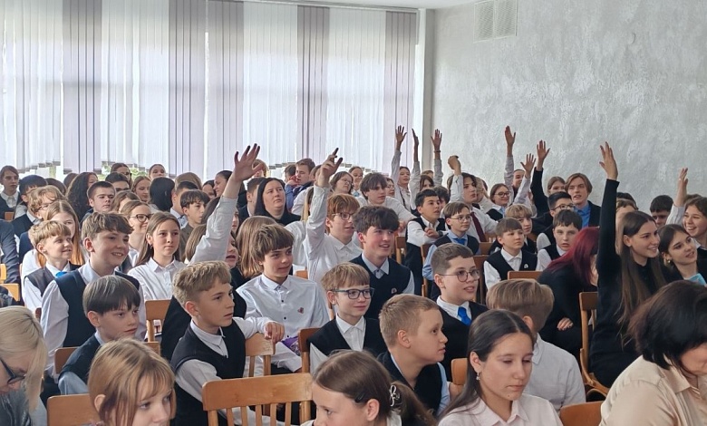 Микашевичская гимназия им.В.И.Недведского отметила свой 27-й день рождения