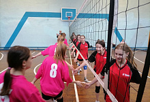Девушки определили полуфиналистов первенства Лунинецкого района по волейболу