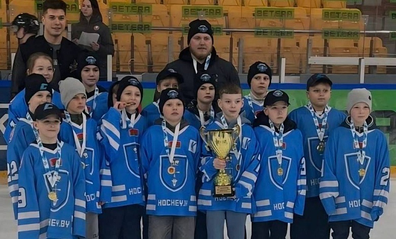 Юные хоккеисты из Лунинца стали победителями очередного турнира! 
