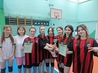 Кто из девушек лучше всех играет в волейбол в Лунинецком районе  