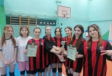 Кто из девушек лучше всех играет в волейбол в Лунинецком районе  