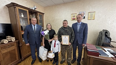 С Днем матери и Днем отца поздравляют в сельсоветах Лунинецкого района