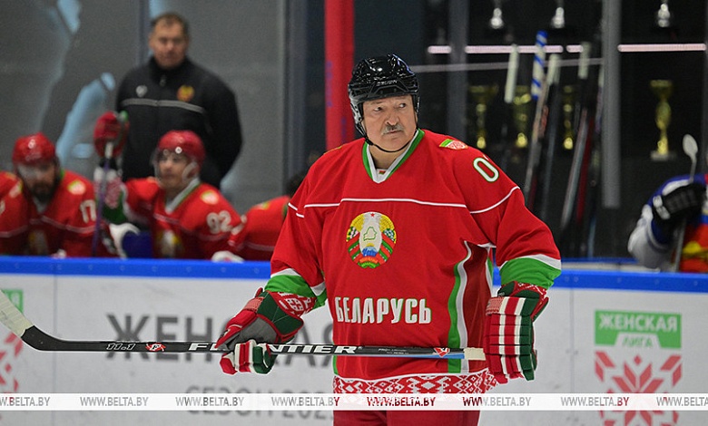 Лукашенко рассказал о своем состоянии после падения во время хоккейного матча