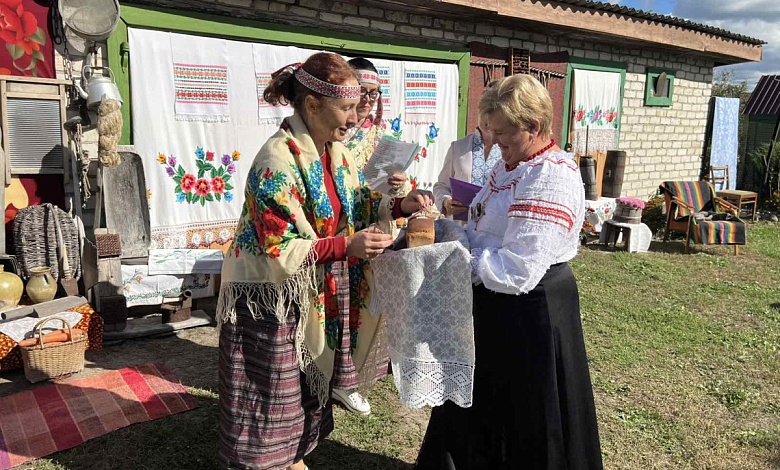 Праздник урожая устроили в Лунине Лунинецкого района