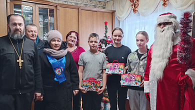 Радость новогодних праздников дарят в Лунинецком районе