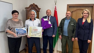 ТРАДИЦИИ! В Микашевичах провожают работников на заслуженный отдых