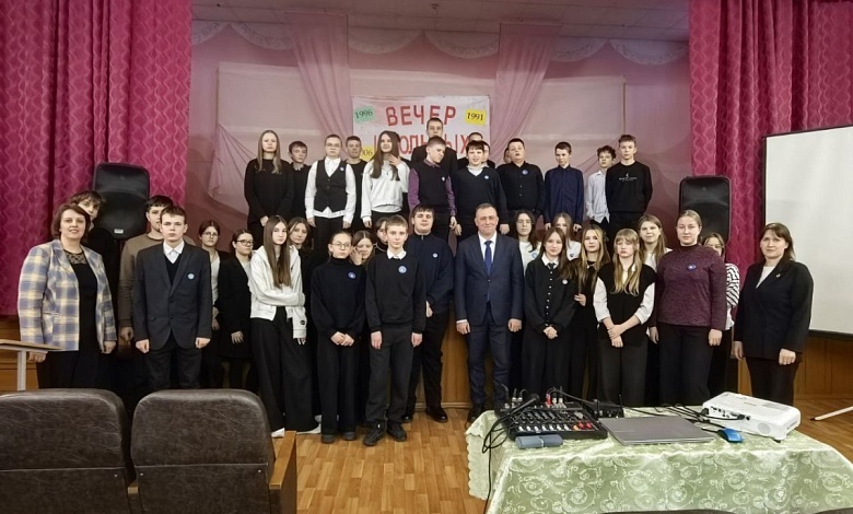 Коммунальники отблагодарили лучшую школу по сбору вторсырья в Лунинецком районе