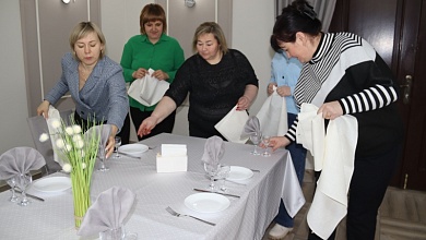 Официанты и буфетчики Лунинетчины повышают квалификацию