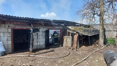 Хозпостройка горела в Любани Лунинецкого района