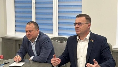 Что обсуждали с молодежью на "Граните" сенатор и депутаты 