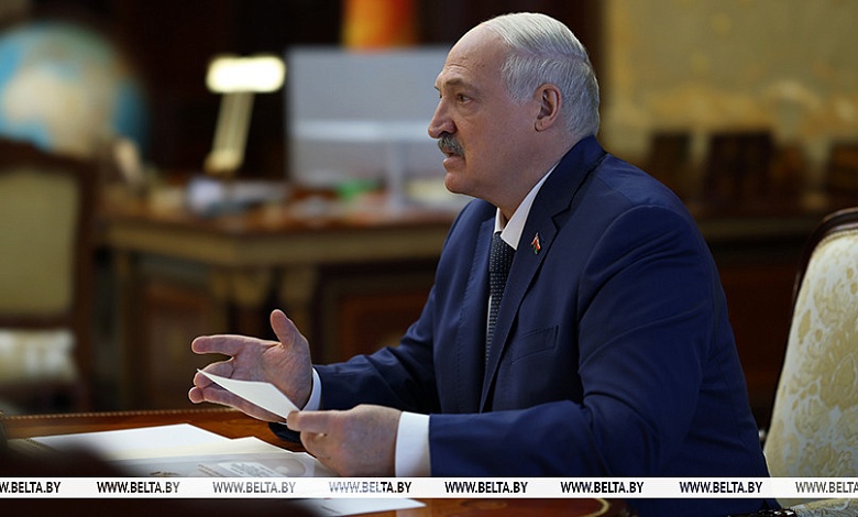Лукашенко поручил запретить поездки за рубеж детских групп без госнадзора и разрешения