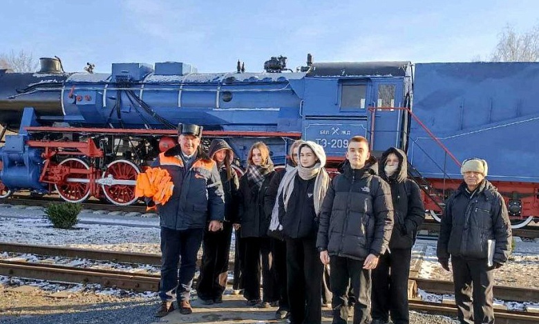 Работникам депо Лунинец всегда есть что рассказать 