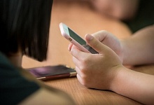 В Латвии вводят запрет на пользование мобильными в школах с 1-го по 9-й класс