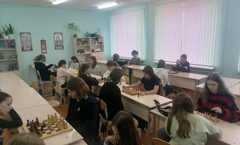 Турнир по шахматам "Белая ладья-2025" провели в Лунинце