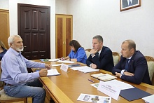 Министр архитектуры и строительства провел прием граждан в Лунинце