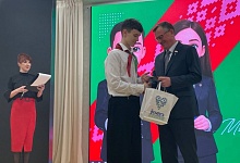 Дмитрий Городецкий и Александр Савина вручили паспорта юным патриотам в Лунинце