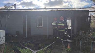 Баня полыхнула в Лунинецком районе