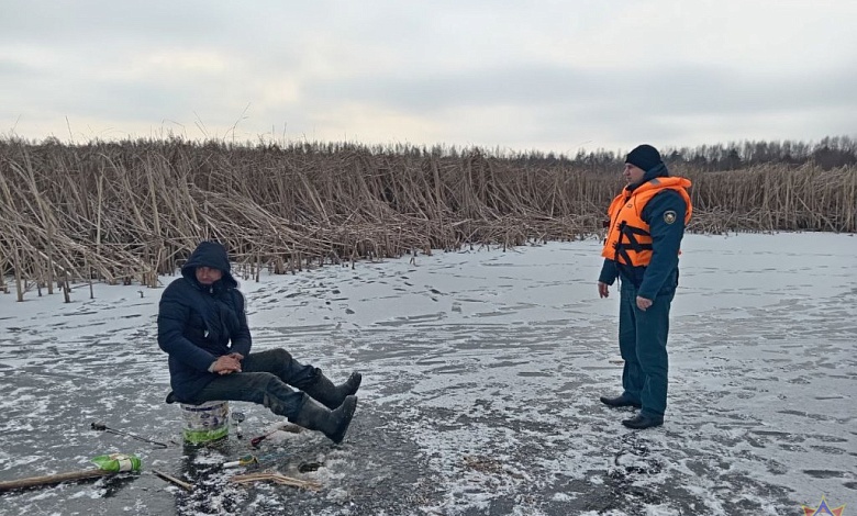 Спасатели взялись за любителей зимней рыбалки в Лунинецком районе