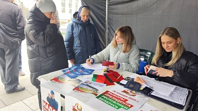 На Лунинетчине продолжается сбор подписей за выдвижение кандидатов в Президенты Республики Беларусь