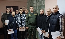 Навабранцы з Лунінецкага раёна накіроўваюцца ў вайсковыя часці