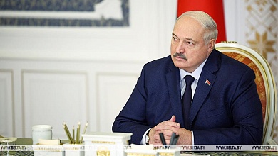Лукашенко: Должны быть готовы с утра до вечера каждый день к докладу и обсуждению!