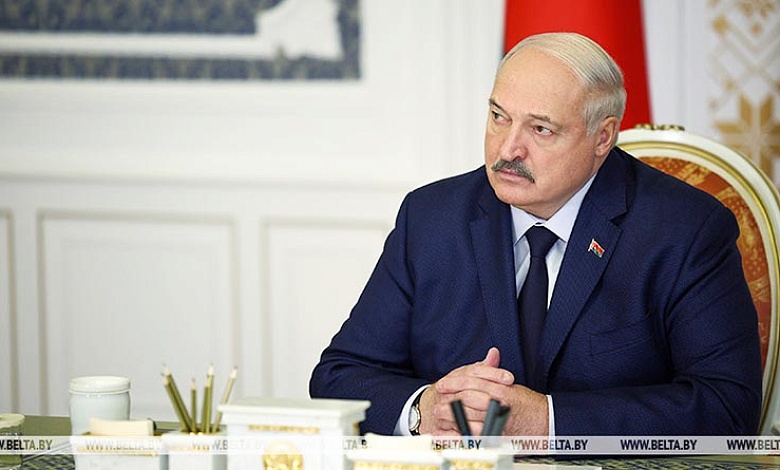 Лукашенко: Должны быть готовы с утра до вечера каждый день к докладу и обсуждению!