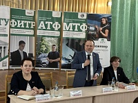 Эдуард Гаврилкович встретился с учащейся молодежью Ганцевичского района