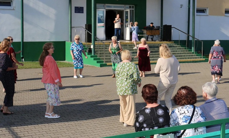 Концерт и танцы организовывают в Лунинце по выходным